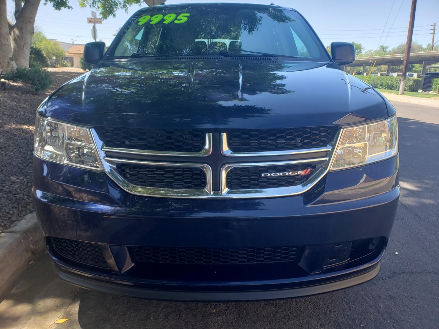 2018 /Tan and black Dodge Journey SE (3C4PDCAB1JT) with an 2.4L L4 DOHC 16V engine, 4-Speed Automatic transmission, located at 323 E Dunlap Ave., Phoenix, AZ, 85020, (602) 331-9000, 33.567677, -112.069000 - Photo#1